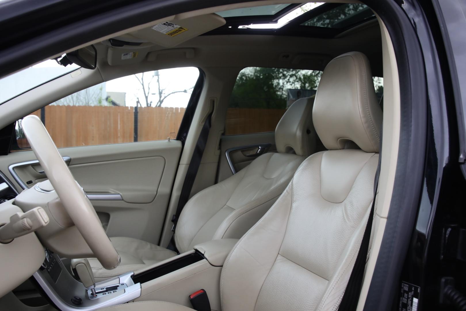 2011 BLACK VOLVO XC60 T6 AWD (YV4902DZXB2) with an 3.0L L6 DOHC 24V TURBO engine, 6-SPEED AUTOMATIC transmission, located at 420 E. Kingsbury St., Seguin, TX, 78155, (830) 401-0495, 29.581060, -97.961647 - Photo#13
